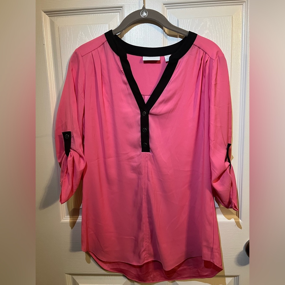 Pink blouse with black details